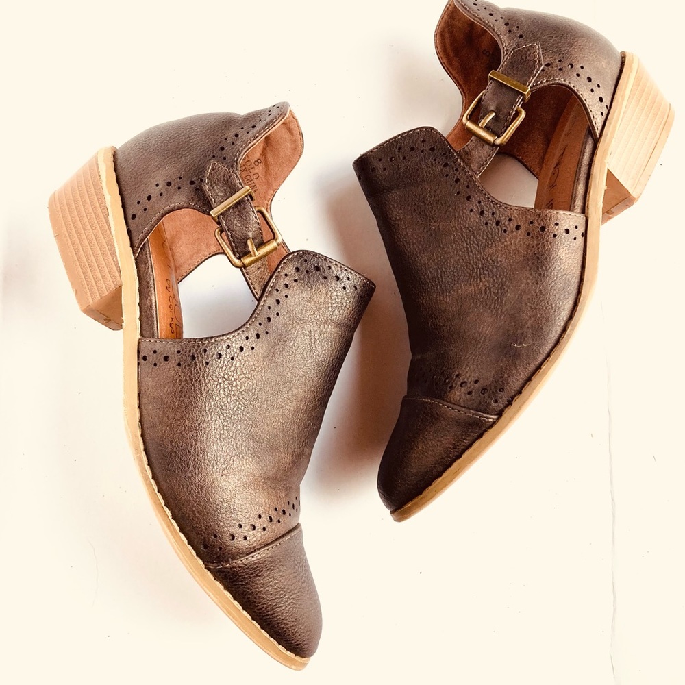 Ankle booties